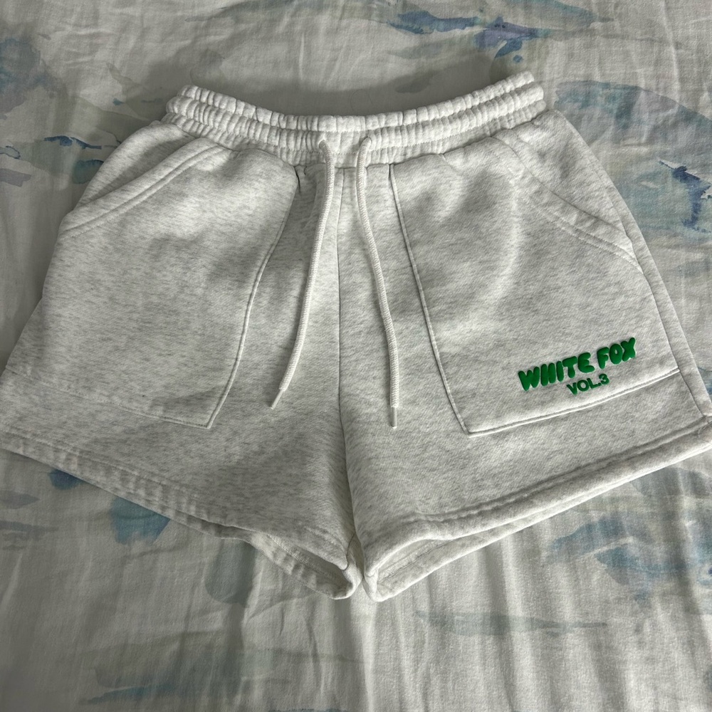 White fox sweat shorts Vol.3